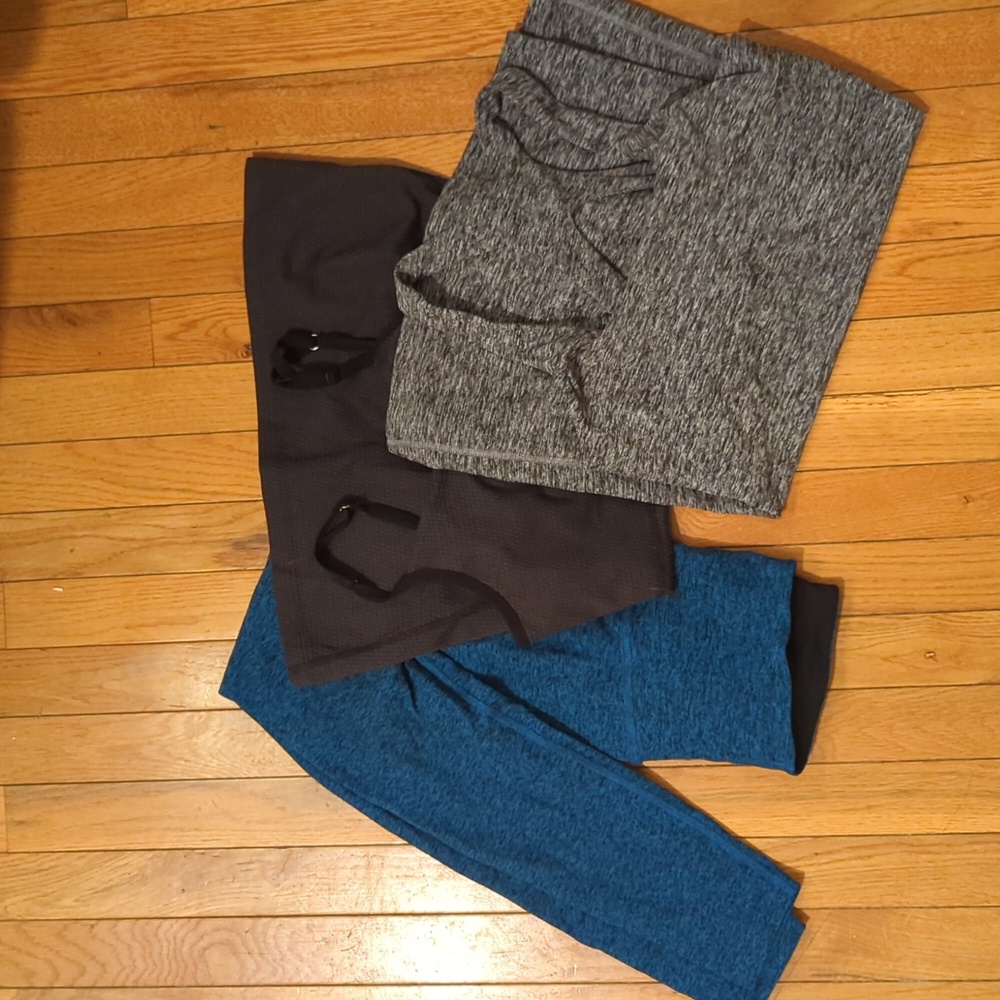 Beyond Yoga bundle two tanks and leggings